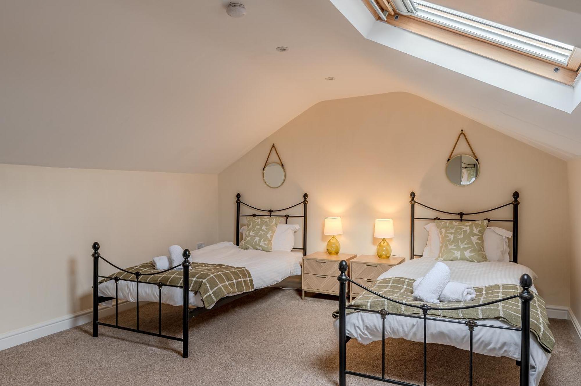 Rosemill - Large Pet Friendly Home With Off Road Parking Whitby Esterno foto