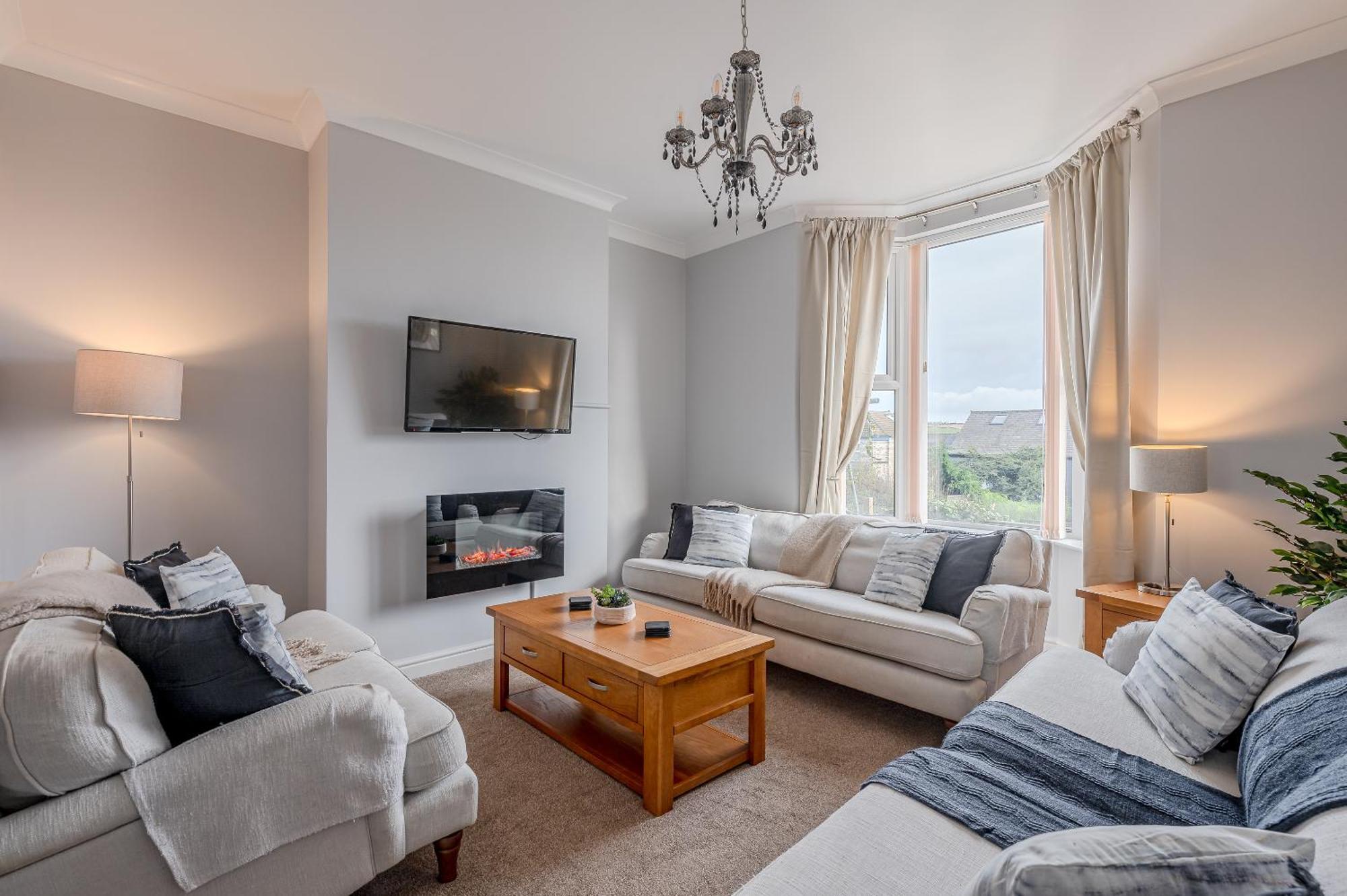 Rosemill - Large Pet Friendly Home With Off Road Parking Whitby Esterno foto