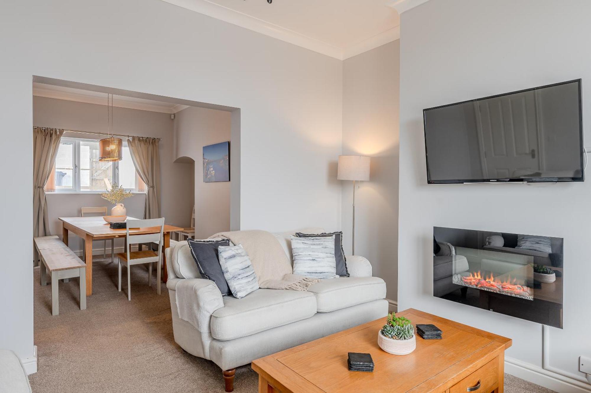 Rosemill - Large Pet Friendly Home With Off Road Parking Whitby Esterno foto